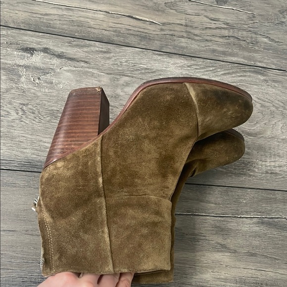 rag & bone Shoes - Rag and bone Women's Suede Ankle Boots - khaki color
Used but good condition